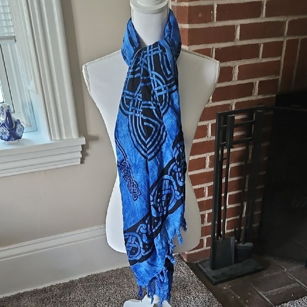 Vintage Scarf With Celtic Design